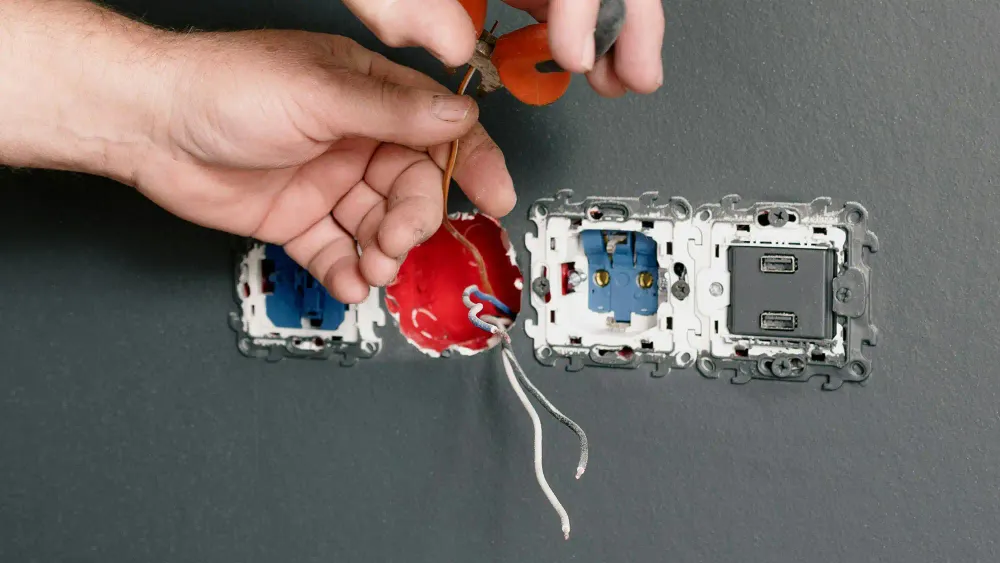 Bør du bruke profesjonelle eller stockbilder på din nye nettside?